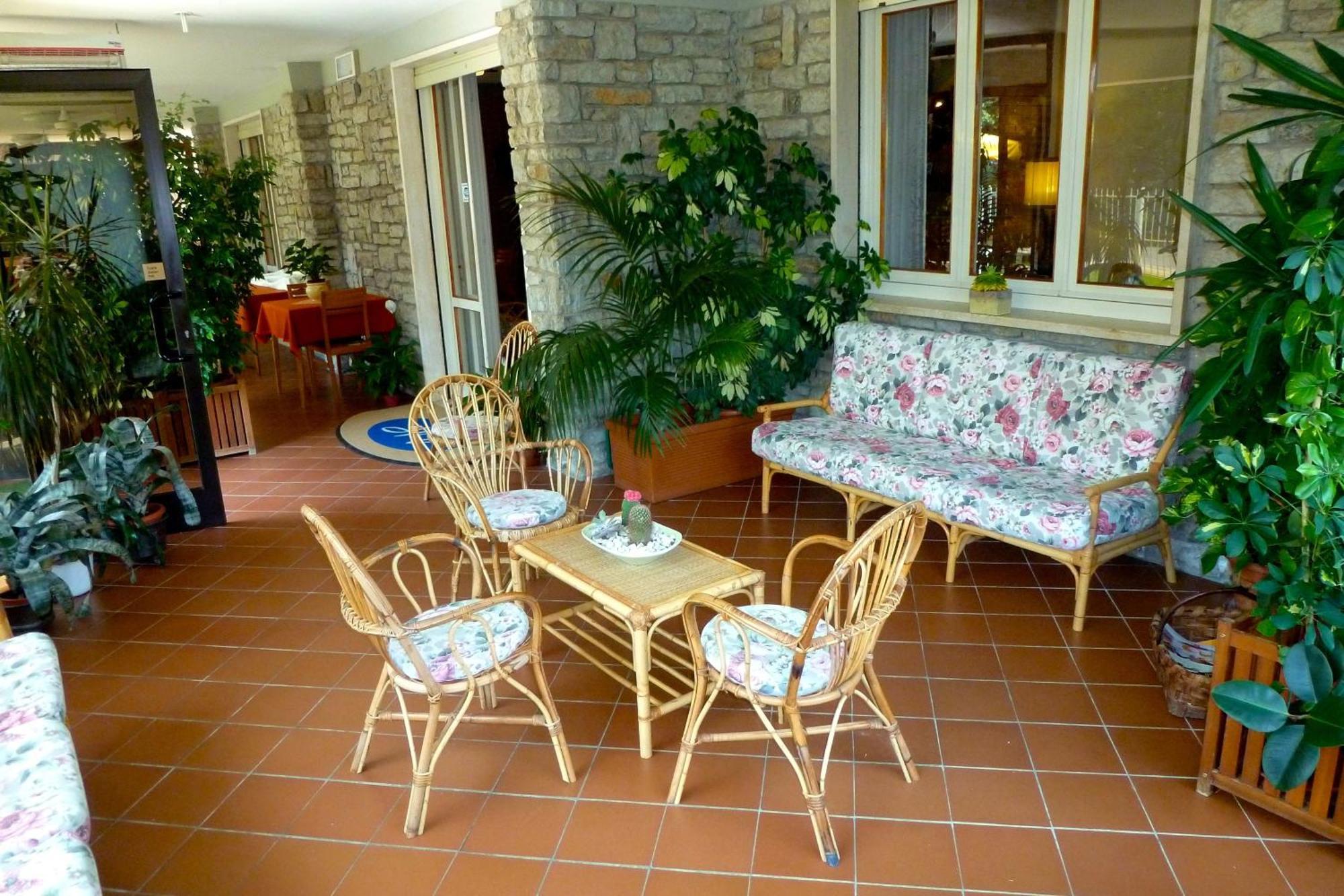 Hotel Versilia Лидо-ди-Камайоре Экстерьер фото