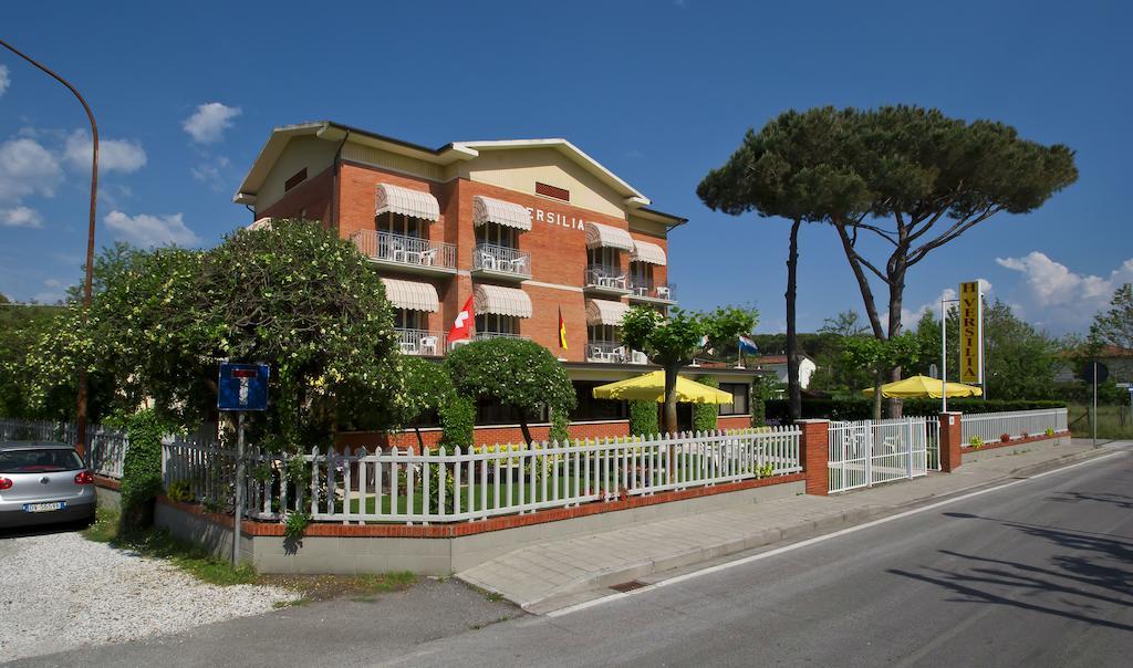 Hotel Versilia Лидо-ди-Камайоре Экстерьер фото