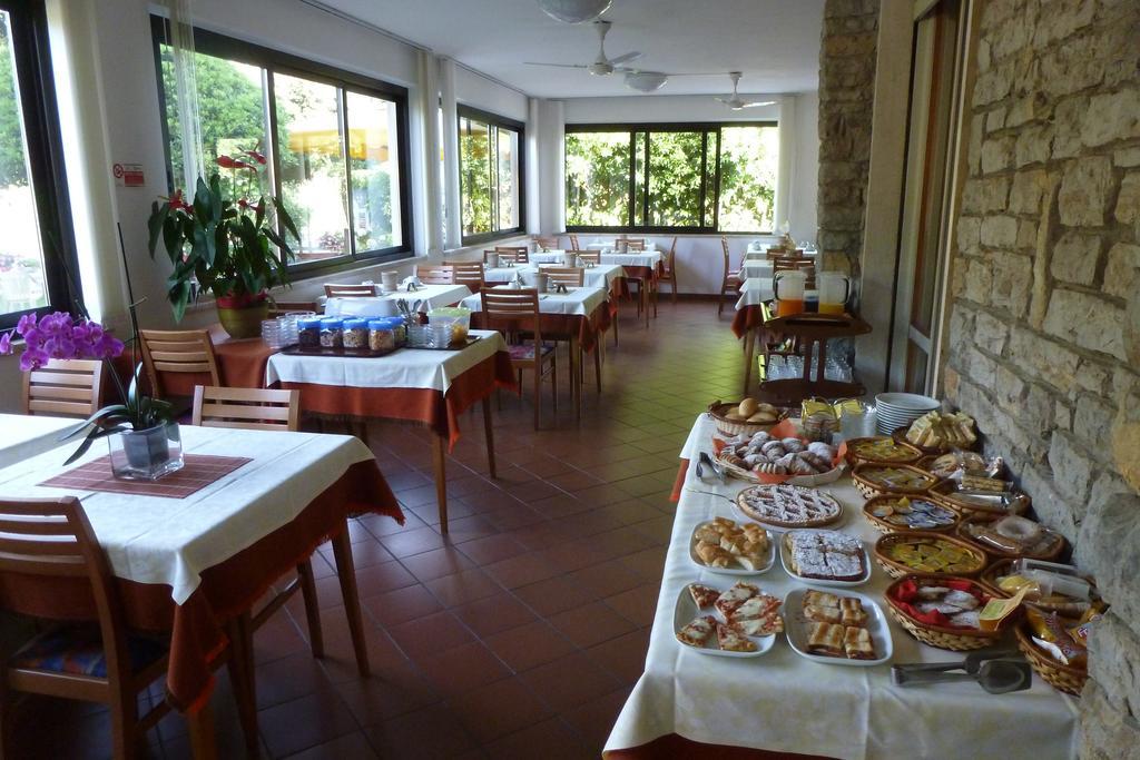 Hotel Versilia Лидо-ди-Камайоре Экстерьер фото